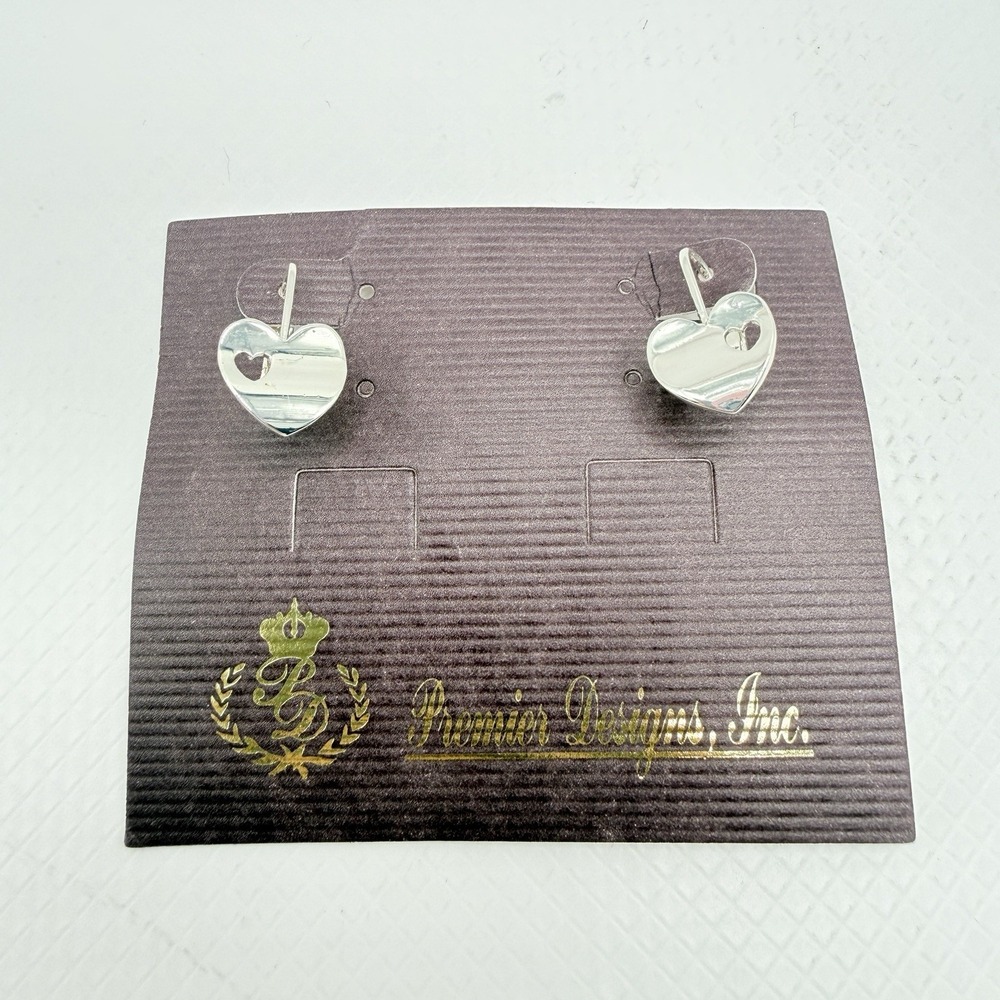 Premier Designs Dainty Silver Tone‎ Heart W/ Cutout Lever Earrings NWT